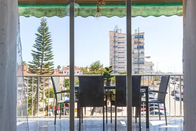 Image de Beachfront flat near the airport