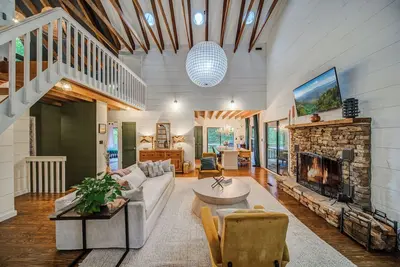 Image de Heavenly mountain escape in Big Canoe! Golf & Lake