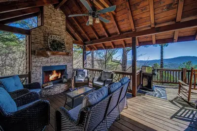 Image de Get Away to Blue Ridge with Magical Views!