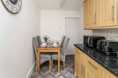 Image de 2 Bed House in St Helens | Near Liverpool | Good for Contractors & Families