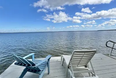 Image de Large Rustic Cottage With Bunk House. Sleeps 17.