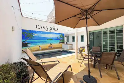 Image de Spacious 5-bedroom house with Ac, WiFi near to the beach