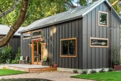 Image de Luxury Tiny Home - King Bed - 5 Min to Dt