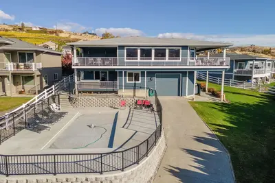 Image de Stunning 4br Home in Manson with Lake Views, Private Pool and Hot Tub!