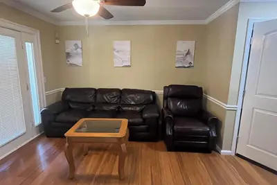 Image de Charming 4-bedroom Duplex with Ac and WiFi in Dalton
