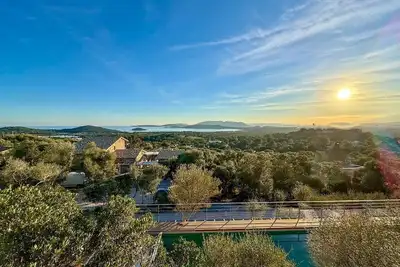 Image de Villa neuve style bergerie 6ch 14pers, piscine et splendide vue mer St Cyprien