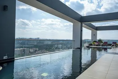 Image de 2 Bedroom - Pool - Gym - view\n\n
