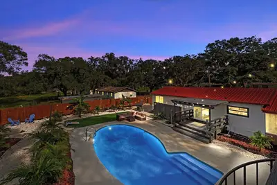 Image de The Palms Oasis -  Pool Getaway - Sleeps 14 - Central I-4 & 75