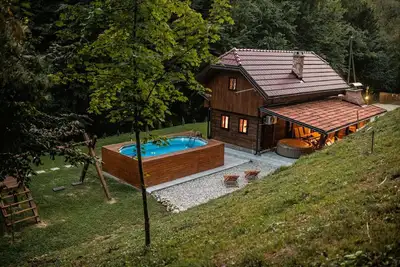 Image de Charm of Tradition: A Cozy Wooden House in the Heart of Croatian Zagorje