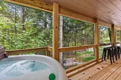 Image de Red River Gorge Hot Tub Firepit Wi-Fi Tucked Away