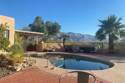 Image de 3-Bed, 3-Bath Tucson Home: Spacious, Sunny, Outdoor Living in Catalina Foothills