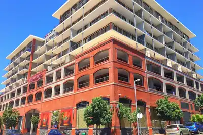 Image de Cozy 2-bedroom Apartment - Stunning Table Mountain Views, Gym, WiFi - Rockwell