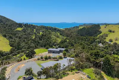 Image de Waitorupai Retreat 1 - Sandy Bay Holiday Home