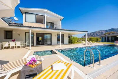 Image de Villa Funda - Cinq Chambres Villa, Couchages 10