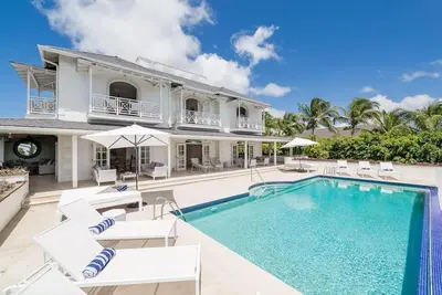 Image de Calijanda Estate, Purple Haze by Fantasia Villas