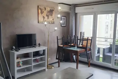 Image de \"Cosy & Modern\" Logement avec parking privé et proche métro Paris!
