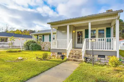 Image de 3 Mi to Dtwn: Family-Friendly Sanford Home