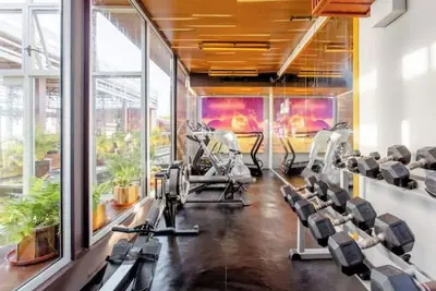 Image de Location! Steps to Beach Ocean View Pool Gym\n\n