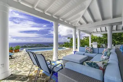 Image de 2br private villa, centrally located with incredible views!