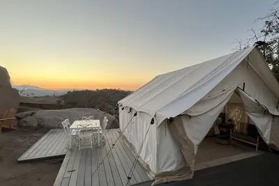 Image de A Cozy Sunrise Glamping Escape with Panoramic View