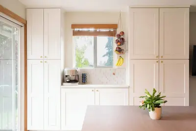 Image de Suburban Oasis w/ Hot Tub, Fitness Room, and Office in Serene Bothell