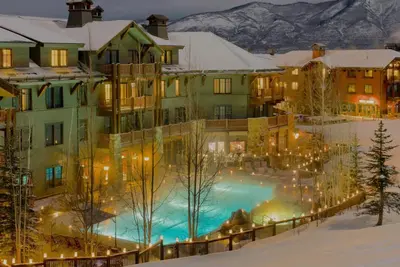 Image de Ski-In/Ski-Out Ritz-Carlton Condo, Aspen Luxury Experience