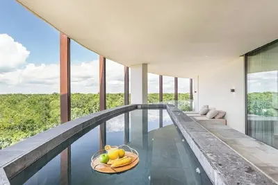 Luxury 4bed Ph suite w. private pool