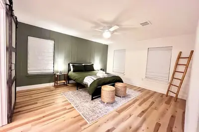 Image de New Modern Hill Country Hideaway