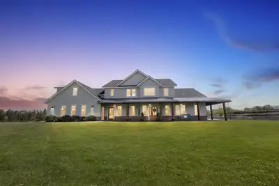 Image de Modern Farmhouse Three Bears Getaway