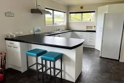 Image de Bach on Captain Cook