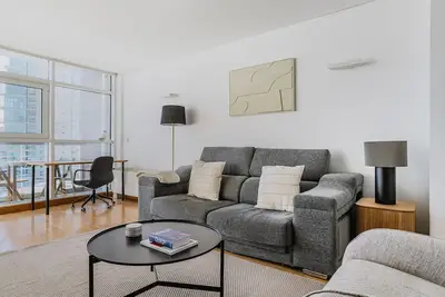 Image de Blueground | Parque das Nacoes 2bd apartment