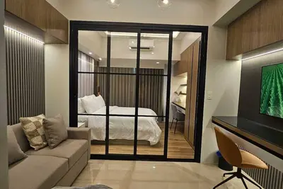 Image de Luxury condo with gym, WiFi, Netflix at Park Mckinley West, Venice, Sm Aura Bgc