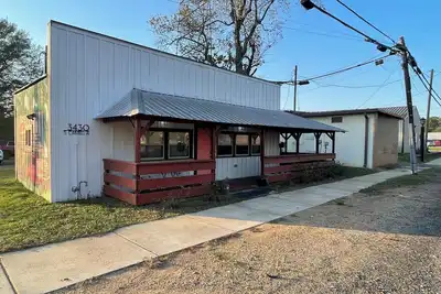 Image de Cozy studio apartment in welcoming Lockesburg with WiFi, Ac and no cleaning fee