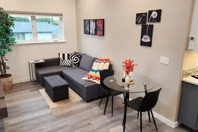 Image de Modern Cozy Furnished Retreat in Fabulous Eugene\n