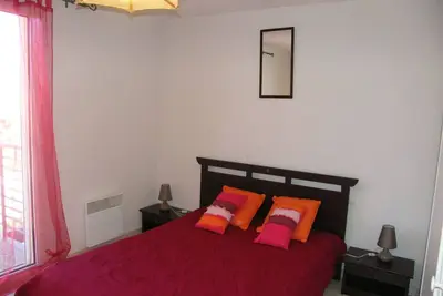 Image de 64m2 wifi 4pers parking 2ch grand jardin 2km mer sur demande possible animaux