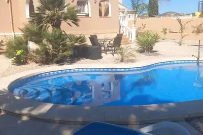 Image de D06 Ruby 2 bed/2 bath, private pool & garden, air conditioning, dog permitted.