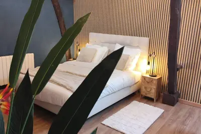 Image de Évasion luxueuse en Normandie : Sauna, Jacuzzi & Home Cinéma! château Gaillard