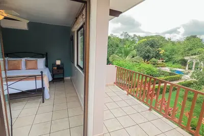 Image de 2 bedroom-condo-pool privacy. 5 minutes to Quepos