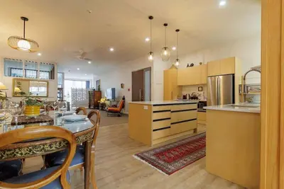Image de Central City Chic | 3 Bedroom 2 Bathroom Apartment