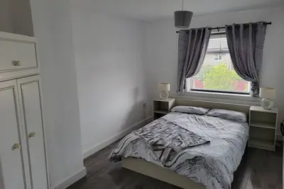 Image de Comfy Home National - Parks category. Great for all types of guests.