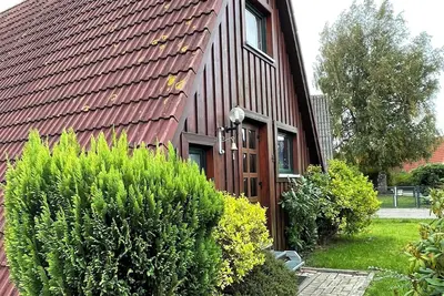Image de Cozy roof-only house with flair in the Fedderwardersiel vacation park. Dog-free.