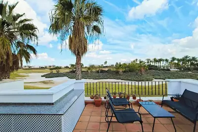 Image de Townhouse with golf viewings - En14lt