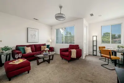 Image de Redecorated | Serene| Legoland| Family-Friendly