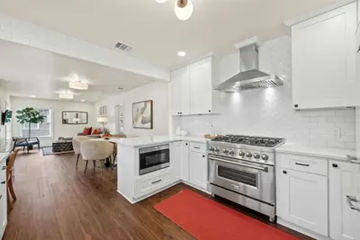 Old Town Cottage | Blocks from the Square | 3bd2ba