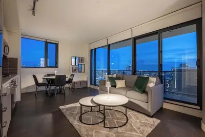 Image de 22 Fl w Tower Views! Free Banff Pass • Gym • Wine • Summer Outdoor Pool!