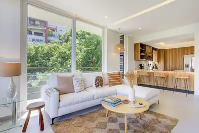 Image de SeaView Elegant Oceanview Condo Rooftop Pool Romantic Zone