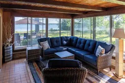Image de Come stay at the Lake House for amazing lake views!