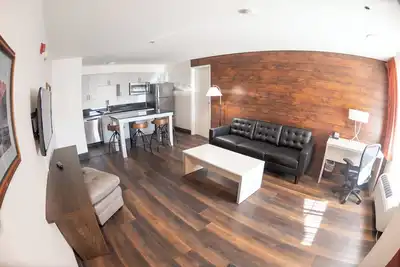 Image de Come stay in this 2nd floor 1 bedroom suite in Nevada!