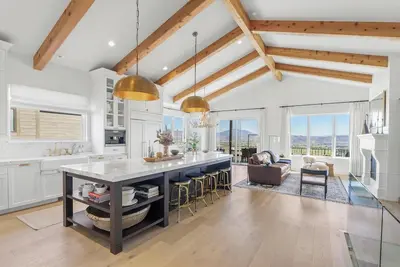 Image de Mountain Luxury Retreat with Hot Tub & Sauna