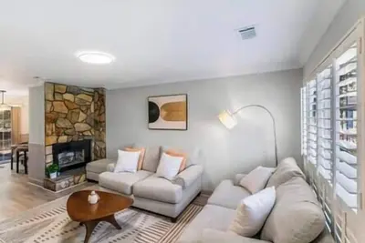 Image de Golf Oasis Modern Townhome!